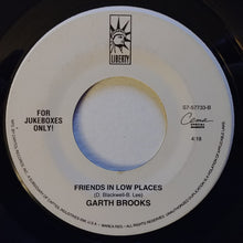 Load image into Gallery viewer, Garth Brooks : What She's Doing Now / Friends In Low Places (7", Jukebox, Spe)