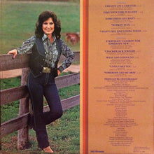 Load image into Gallery viewer, Loretta Lynn : Lookin' Good (LP, Album, Ter)