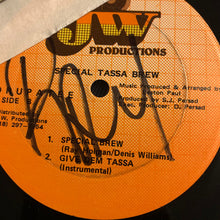 Load image into Gallery viewer, Drupatee Ramgoonai : Special Tassa Brew  (12&quot;)