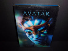 Load image into Gallery viewer, James Cameron&#39;s Avatar - Limited Edition 3D Blu-ray + DVD with Lenticular cover