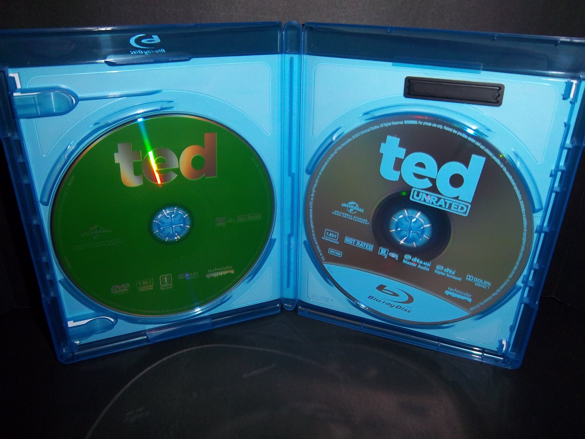 Ted (Unrated 2012 Blu-ray + DVD) Mark Wahlberg, Mila Kunis, Seth