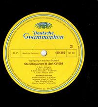 Load image into Gallery viewer, Wolfgang Amadeus Mozart - Amadeus-Quartett : Streichquartette D-Dur KV 499 Und B-Dur KV 589 (LP)