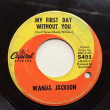 Load image into Gallery viewer, Wanda Jackson : Send Me No Roses (7")