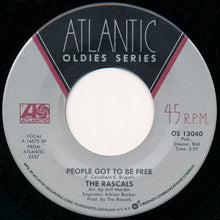Load image into Gallery viewer, The Young Rascals / The Rascals : How Can I Be Sure / People Got To Be Free (7&quot;, Single)
