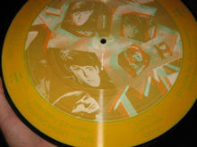 Load image into Gallery viewer, The Beatles : The British Are Coming (LP, Ltd, Pic, 3D)