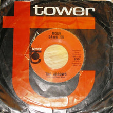 Load image into Gallery viewer, Davie Allan &amp; The Arrows : Moon Dawg &#39;65 / Dance The Freddie (7&quot;, Single)