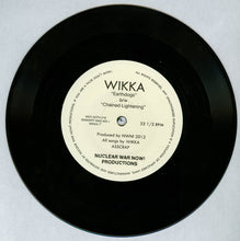 Load image into Gallery viewer, Wikka : Earthdogs B/W Chained Lightening (7")