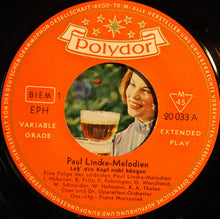 Load image into Gallery viewer, Paul Lincke - Ilse Hübner, Bruno Fritz, Franz Fehringer, Willy Schneider, Willy Hofmann, Gerhard Wendland, Kurt-Adolf Thelen, Sunshine-Quartett und das Cornel-Trio : Laß Den Kopf Nicht Hängen - Eine Folge Der Schönsten Paul Lincke-Melodien (7", EP, Mono)