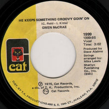 Load image into Gallery viewer, Gwen McCrae : Love Insurance / He Keeps Something Groovy Goin&#39; On (7&quot;)