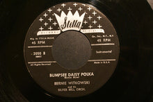 Load image into Gallery viewer, Bernie Witkowski And His Silver Bell Orchestra : Neki Hoki Polka / Bumpsee Daisy Polka (7", Single)