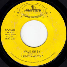 Load image into Gallery viewer, Leroy Van Dyke : Auctioneer / Walk On By (7", Single)