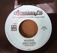 Load image into Gallery viewer, Shirley Bassey / Kim Carnes : Goldfinger / Bette Davis Eyes (7", Single, Mono)