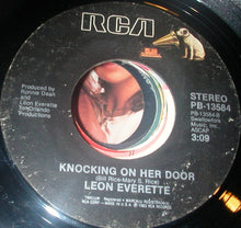 Load image into Gallery viewer, Leon Everette : The Lady, She's Right / Knocking On Her Door (7", Single)