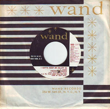 Load image into Gallery viewer, Freddie Hughes : I Gotta Keep My Bluff In / He&#39;s No Good (7&quot;, Single)