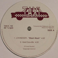 Load image into Gallery viewer, Lloyd Lovindeer / Colin Roach &amp; Karen Smith : Wash Wash / Storybook Children (12&quot;)