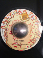 Load image into Gallery viewer, Beenie Man / Mr. Vegas : Movin On / Last Night (7")