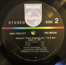 Load image into Gallery viewer, Igor Stravinsky / Wolfgang Amadeus Mozart — David Oistrach, Bernard Haitink, Orchestre Des Concerts Lamoureux : Stravinsky Violin Concerto; Mozart Violin Concerto No. 1 (LP)