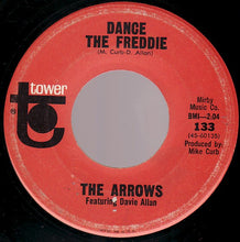 Load image into Gallery viewer, Davie Allan &amp; The Arrows : Moon Dawg &#39;65 / Dance The Freddie (7&quot;, Single)