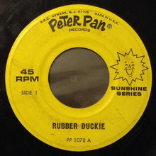 Load image into Gallery viewer, Unknown Artist : Rubber Duckie / The Oomp Waddle Of Dicky Duck (7", Single)