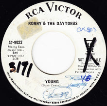 Load image into Gallery viewer, Ronny &amp; The Daytonas : Young / Winter Weather (7", Promo)