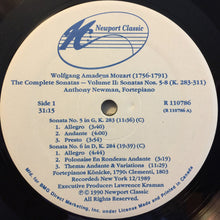 Load image into Gallery viewer, Wolfgang Amadeus Mozart / Anthony Newman : 4 Fortepiano Sonatas, Klaviersonaten KV 309 - 311, 330, The Complete Sonatas, Volume 2 (LP, Album)