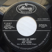 Load image into Gallery viewer, Rex Allen With The Merry Melody Singers : Don't Go Near The Indians (7", Single)