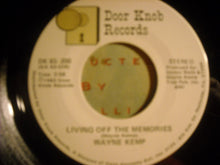 Load image into Gallery viewer, Wayne Kemp : Don't Send Me No Angels / Living Off The Memories (7", Single)