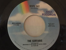 Load image into Gallery viewer, The Surfaris : Wipe Out  (7", Single)