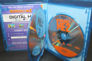 Despicable Me 2 (Blu-ray/DVD, 2013, 3-Disc Set)